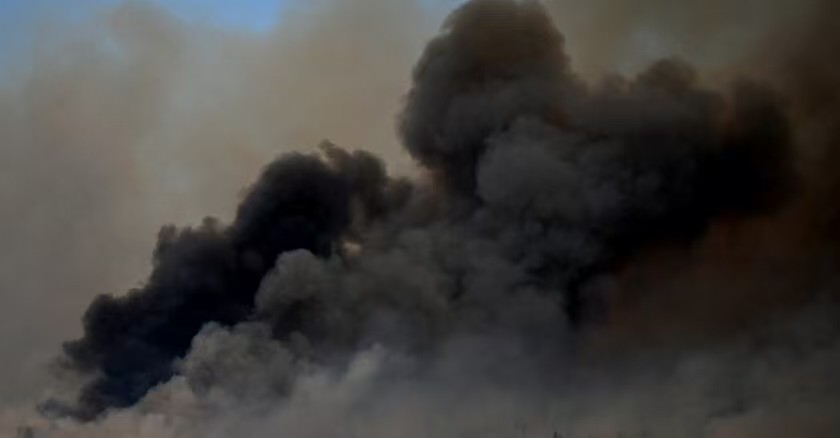 美国科罗拉多州5场山火蔓延 烧毁近506平方公里土地